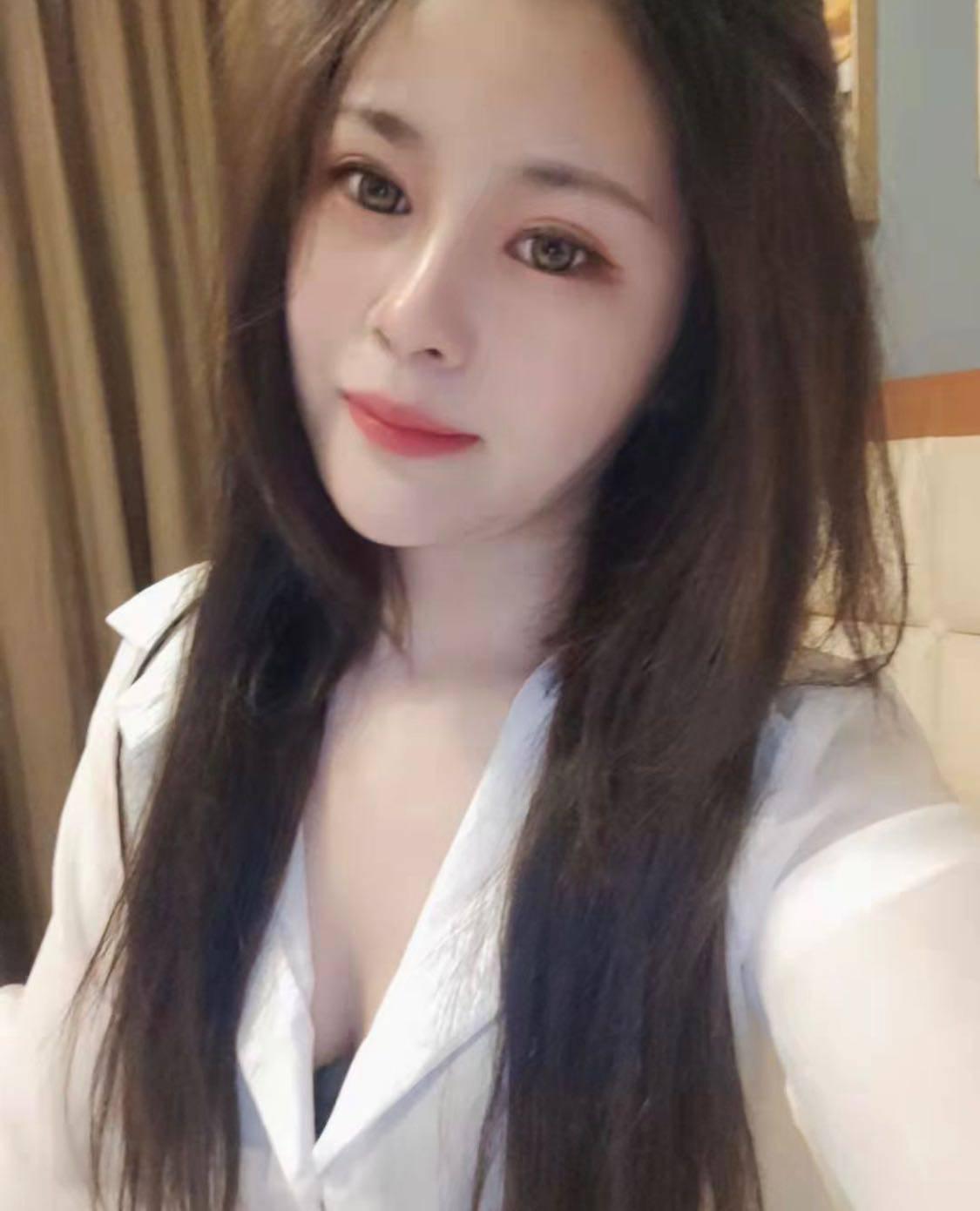 人民北路漂亮大方的忆夏