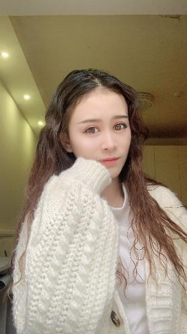 西门颜值身材都不错的小姐姐