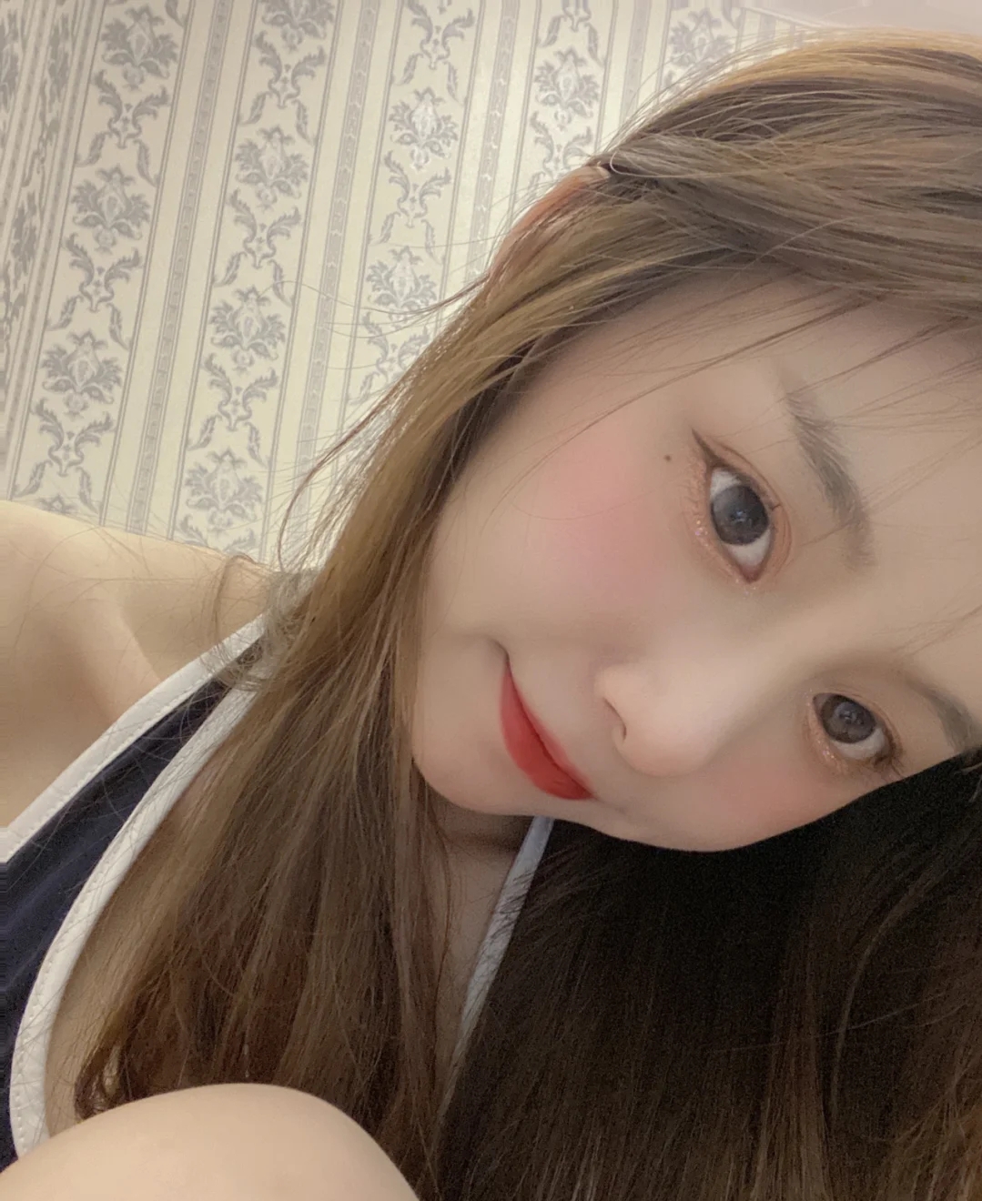 约炮极品嫩妹兔兔